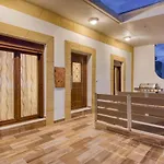 Villa Crypty
